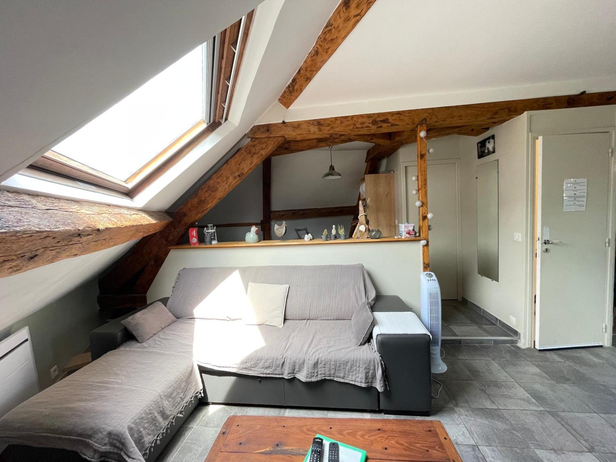 Les Combles De L Aure Grand Studio Cosy Confortable Classe 3 Etoiles Centre Bayeux 2 Mn A Pied Cathedrale Proche Plages Du Debarquement Exterior foto