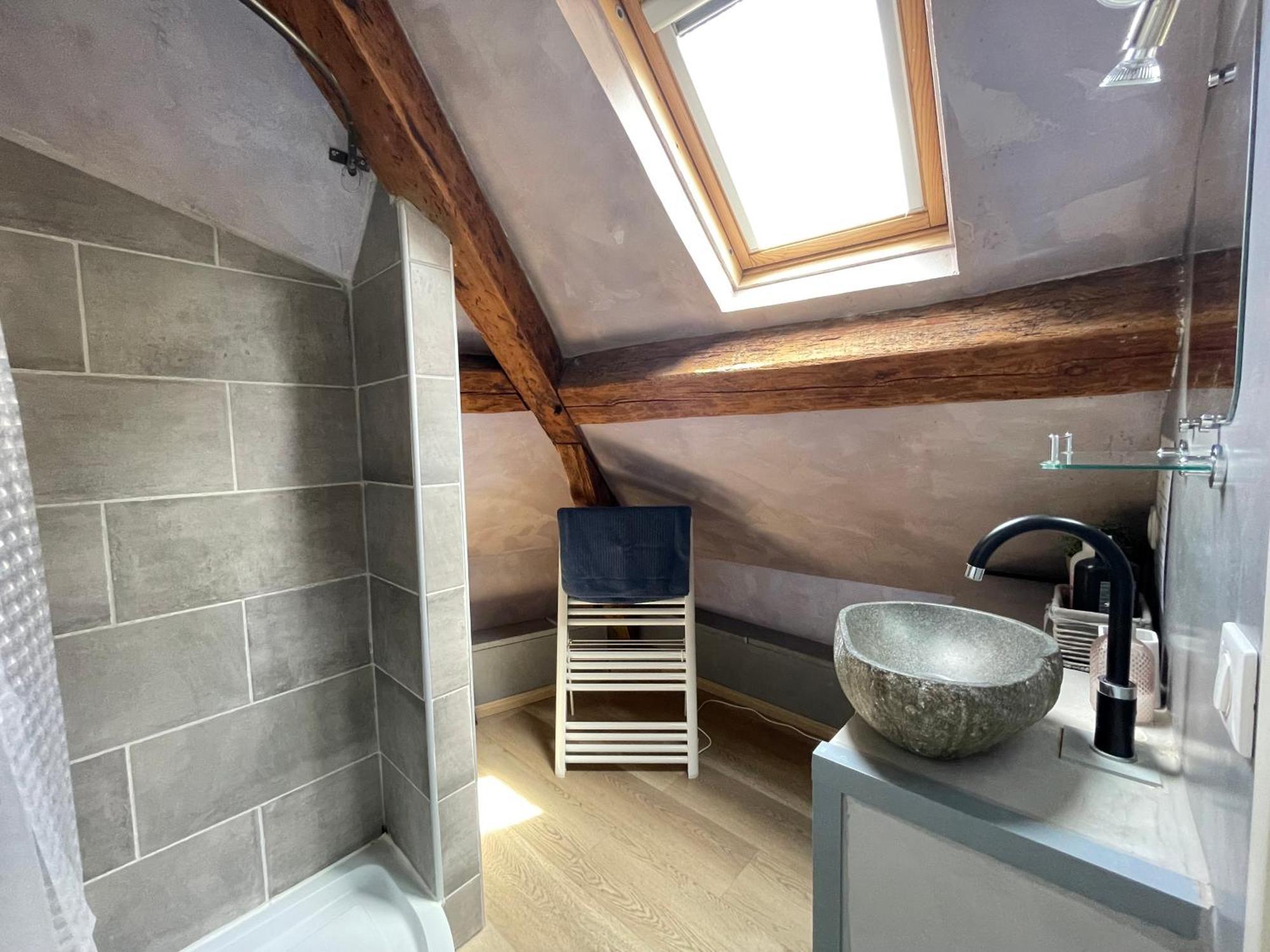 Les Combles De L Aure Grand Studio Cosy Confortable Classe 3 Etoiles Centre Bayeux 2 Mn A Pied Cathedrale Proche Plages Du Debarquement Exterior foto